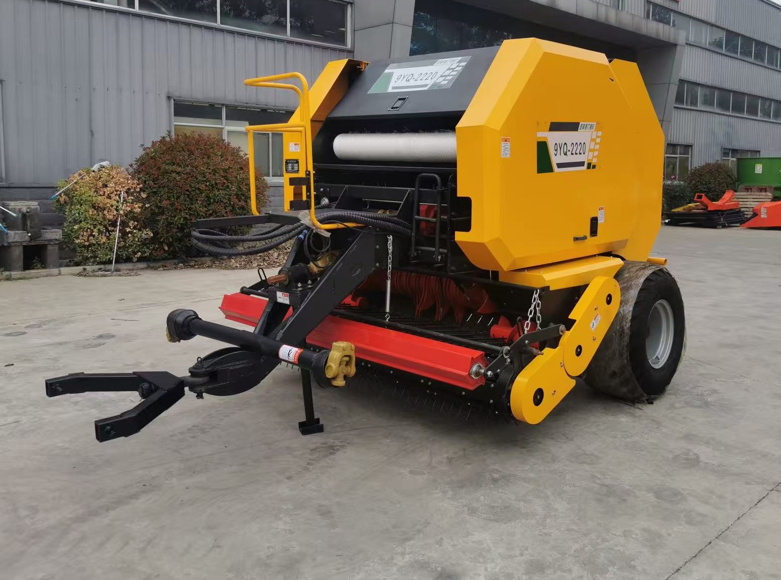 Round Baler With Crusher - Sahura